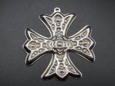 1975 Christmas Cross by Reed and Barton. 21.7 Grams of Sterling Silver. Condition Yes, we will 