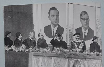 Ташкент. 1 Секретарь ЦК Узбекистана Рашидов ген. Армии Лященко. Парад (архив Лященко). Размер и 