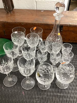 Large decanter with various glasses inc 2 tankards