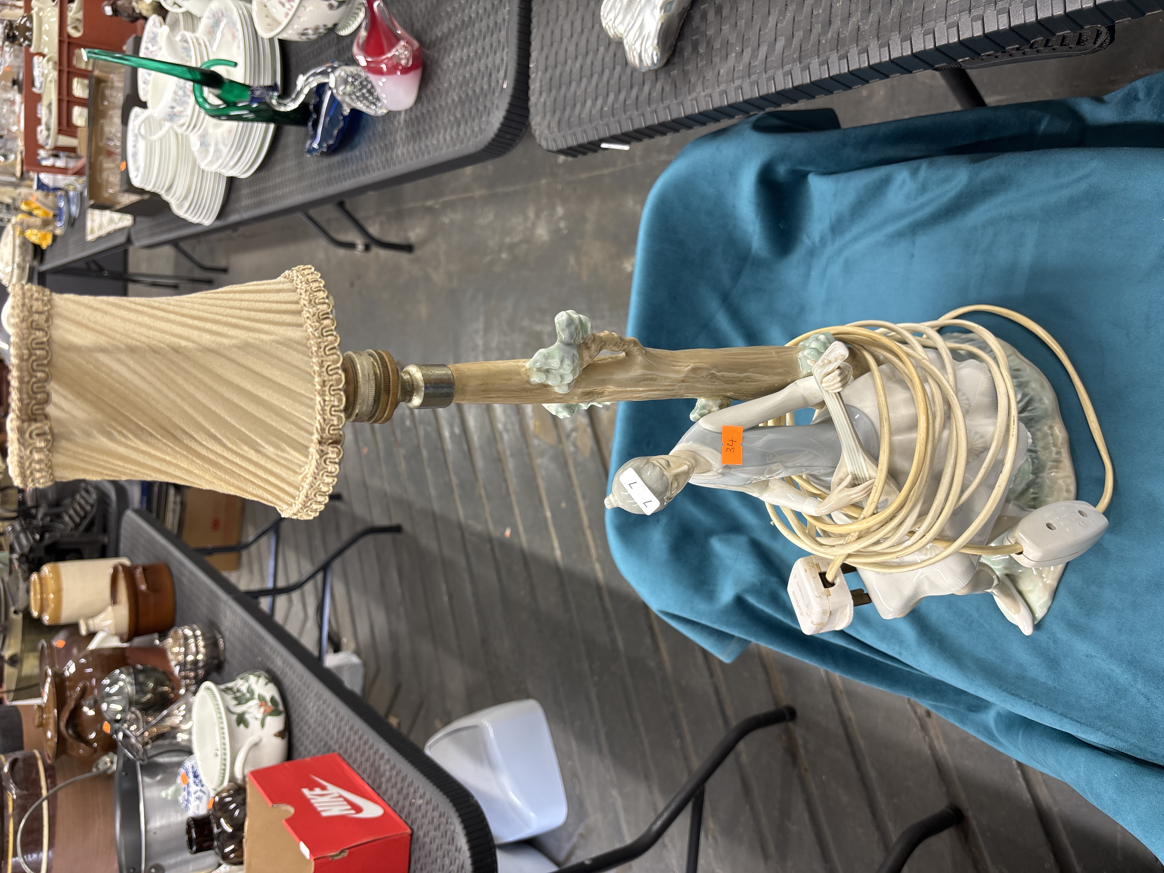 A Spanish Lladró Porcelain Figural Table Lamp