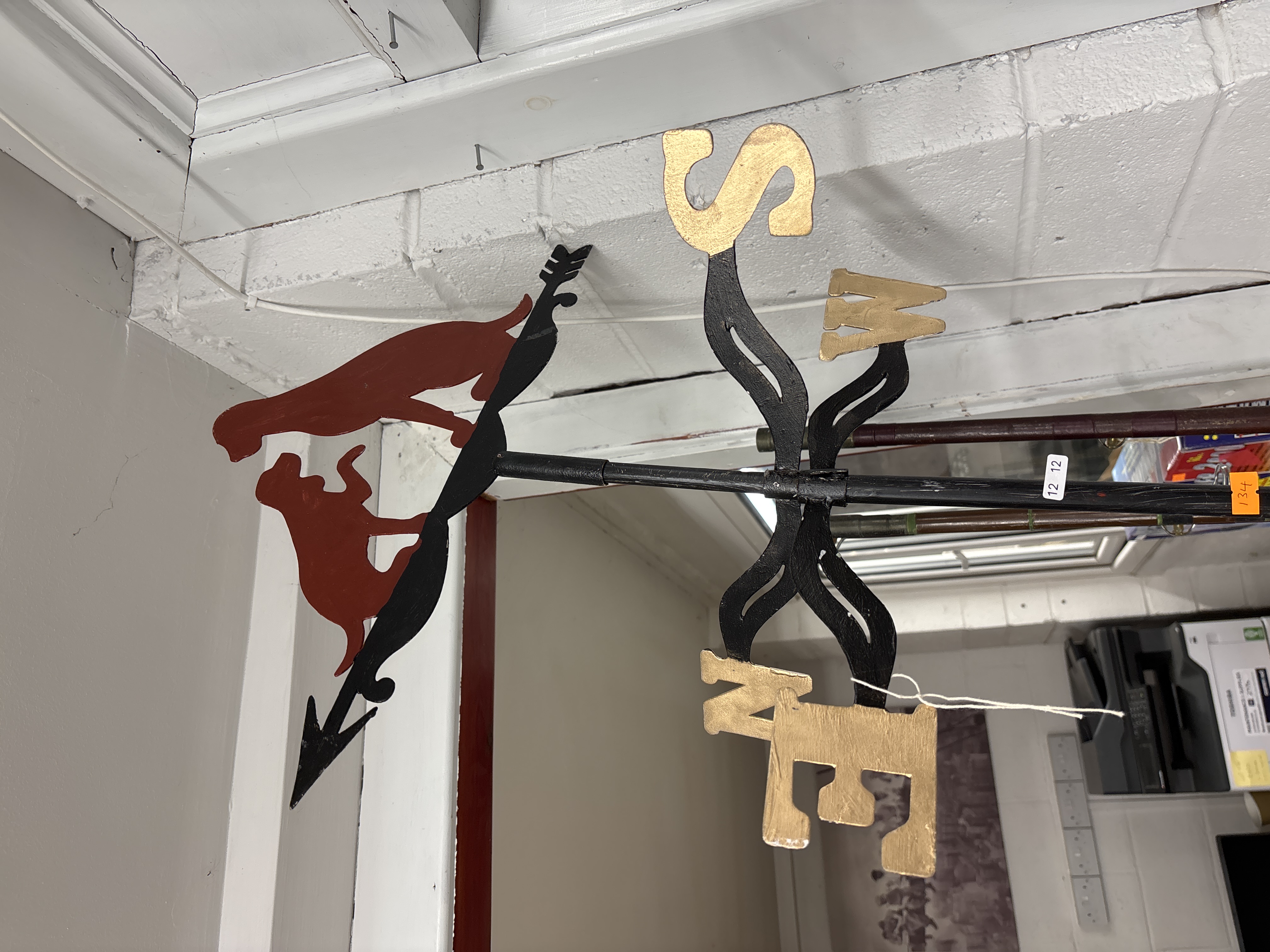 Painted Metal Sporting Dog Weathervane with Gold Coloured Directional Indicators