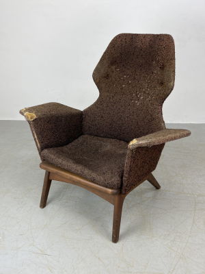 Adrian Pearsall Lounge chair. American Modern Walnut Frame. Dimensions: H: 39 inches: W: 38 