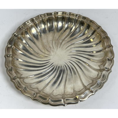 GORHAM Sterling Silver Scallop Rim plate. #778. 
Weight : 23.8 Troy ozs. --- 
