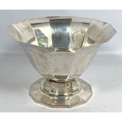 Apollo French Art Deco Silverplate Center Bowl. Dimensions: Height: 6.25 inches, Width: 9.75