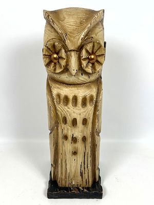 Witco style Carved Wood Figural Owl Bottle Holder. Hinged Lidded Case with interior fitted for 