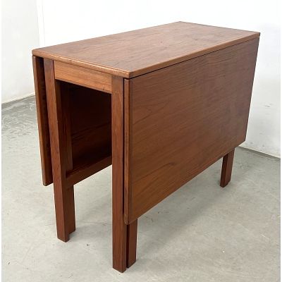 Danish Modern Teak Gate Leg Extension Dining Table. Denmark . Includes: 2 - 19 inch leaves 