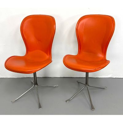 Pair of Gideon Kramer Ion Chairs by American Desk Manufacturing Co. Dimensions: Height: 34 