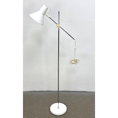 Mid-Century Modern White Enameled and Chrome Boom-Arm Floor Lamp with Adjustable Shade and 