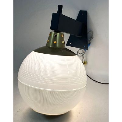Large Fidenza Vetraria wall lamp. Italian glass vintage lamp. Dimensions: Height: 14 inches 