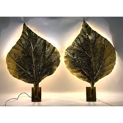 Pair of Tommaso Barbi for Bottega Gadda textured brass leaf wall sconces Dimensions: Height: 29 