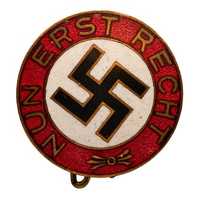 Early NSDAP Slogan Badge Nun Erst Recht