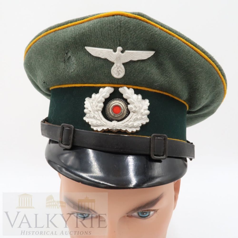 Lot 890: Cavalry NCO Visor Cap - Schirmmutze Cavalleria.