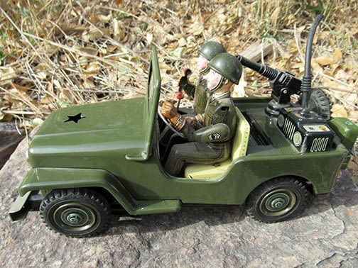 Lot 953: Vintage 1950s Battery Operated Metal Army Jeep - Japan