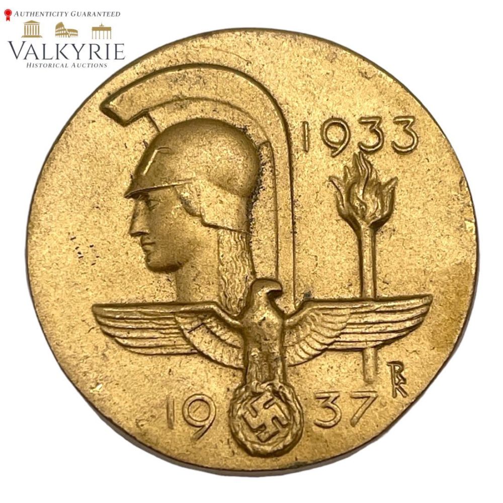 Lot 324: Nazi Badge "â€˜Tag der Deutschen Kunst 1933/1937 "