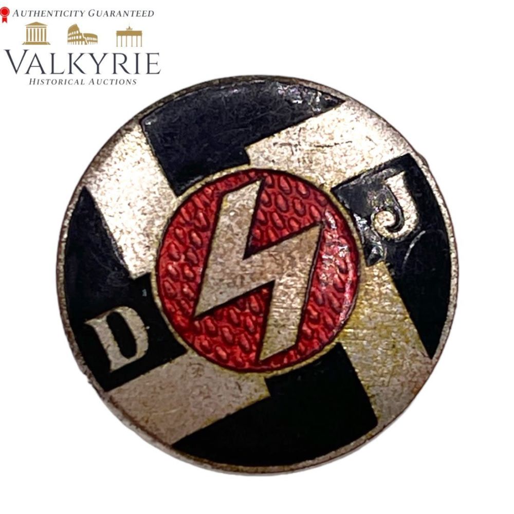 Lot 343: Nazi DJ (Deutsche Jugend) Young Youth Badge