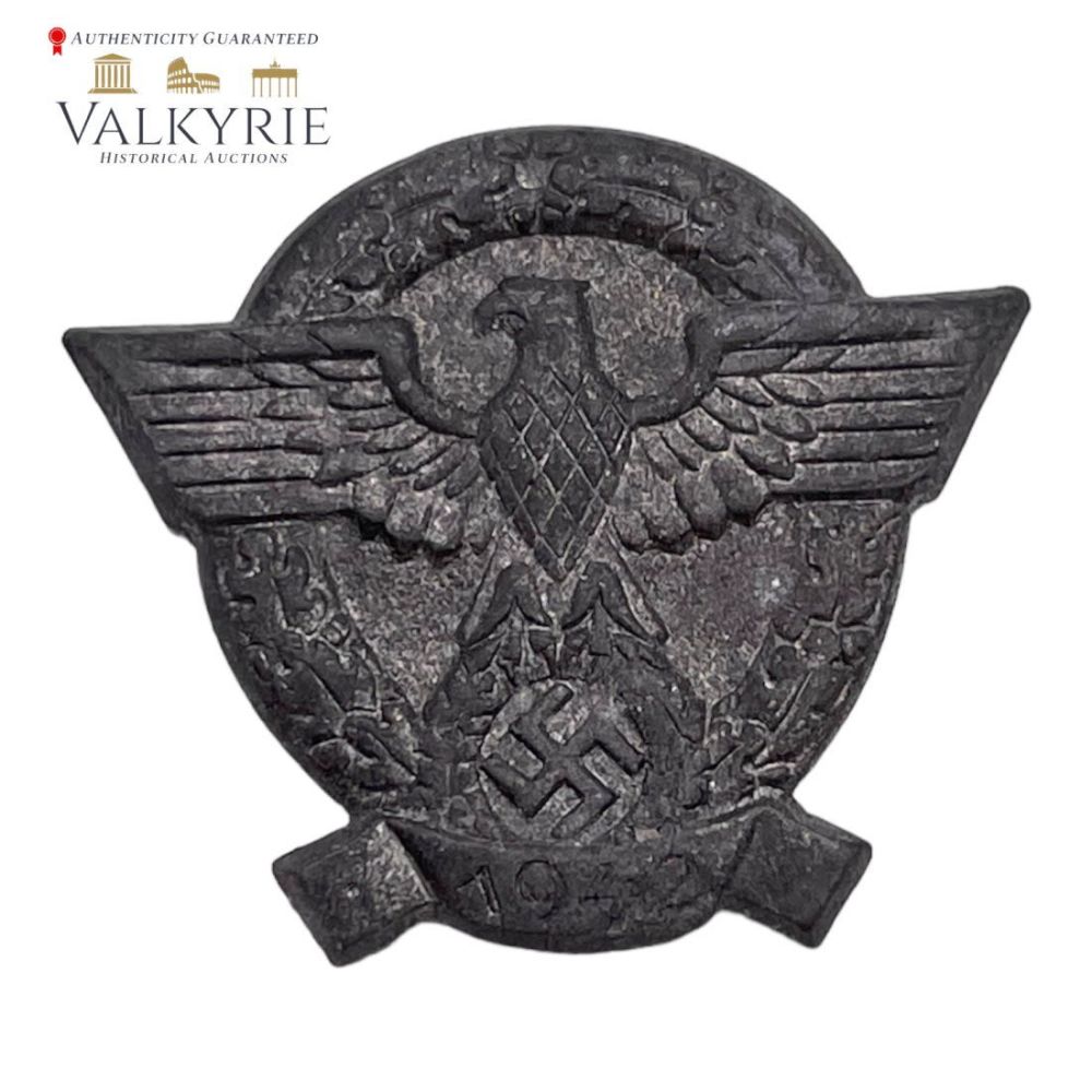 Lot 347: Nazi German Badge "Police Day 1942 "
