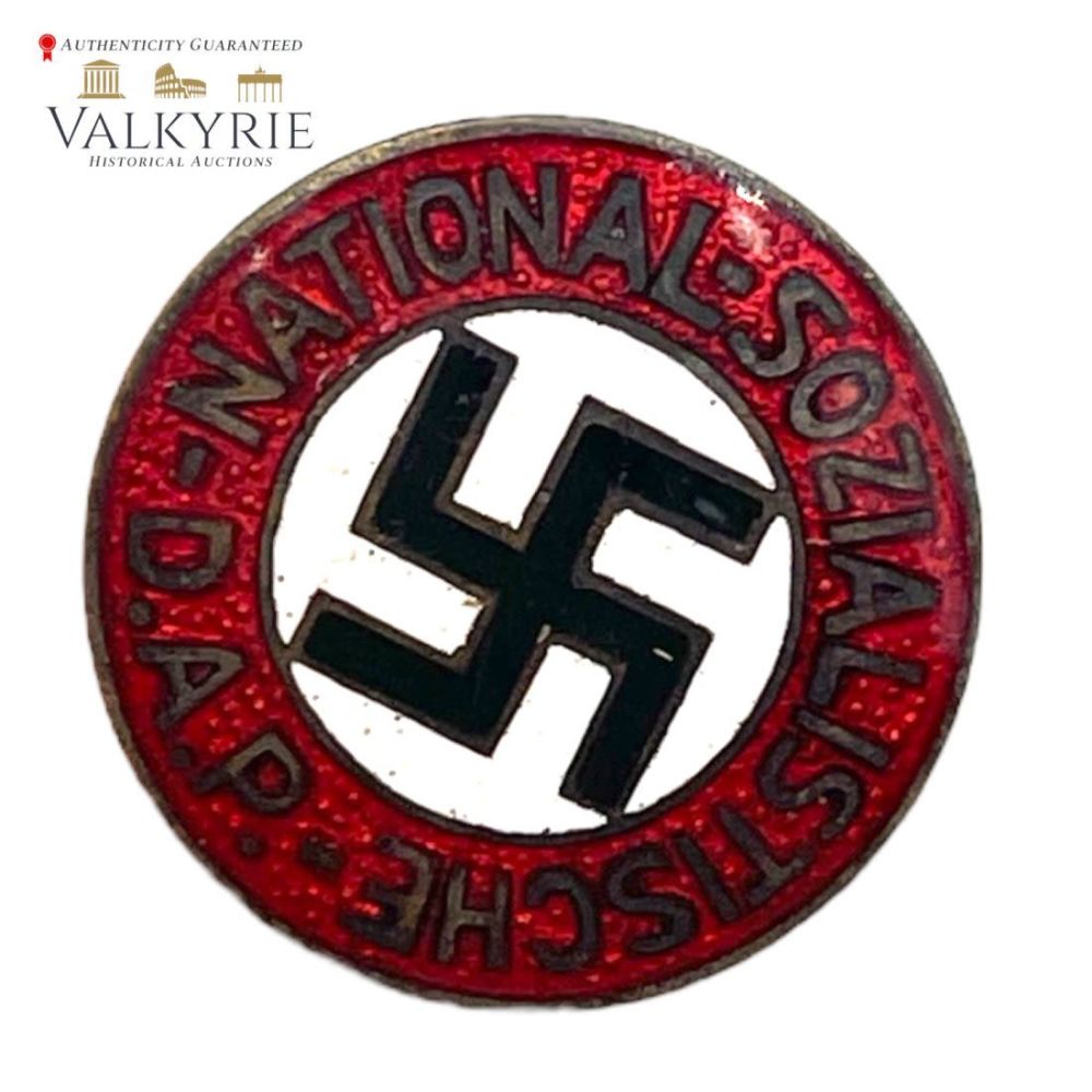 Lot 567: NSDAP Membership Badge - EARLY Small Version