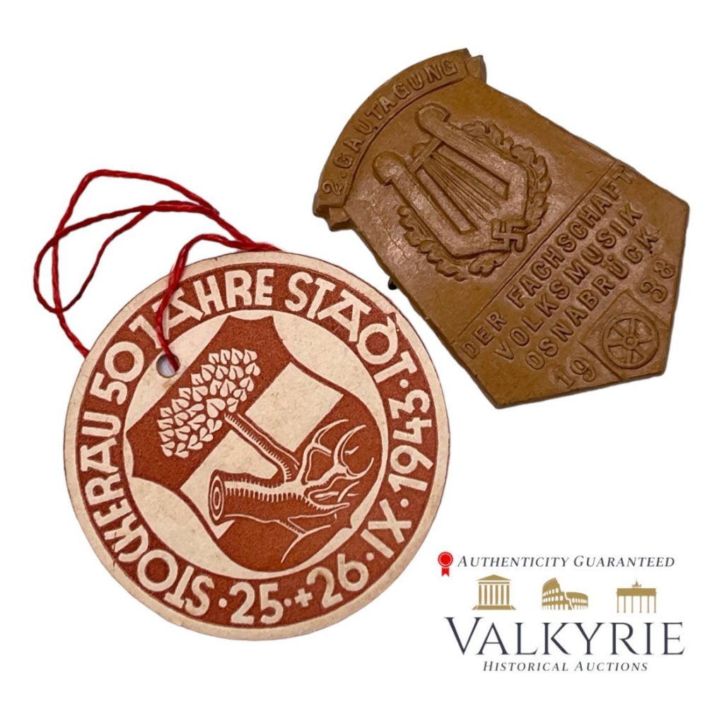 Lot 651: 2. Gautagung der Fachschaft Volksmusik Osnabruck 1938 and Stockerau 50 Jahre Stadt 1943 badges