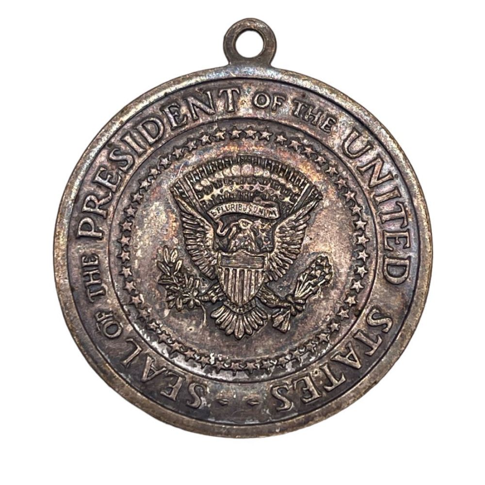 Lot 698: Token - John F. Kennedy Seal of the President of the United States 1917 - 1963