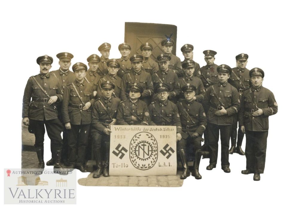 Lot 905: Old Photo of Some Members Supporting the Winter Relief of the German People in 1933-34
