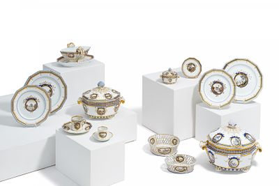 25 Teile aus einem 'Bayerischen Königsservice'. 25 TEILE AUS EINEM 'BAYERISCHEN KÖNIGSSERVICE'. 