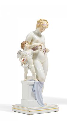 Venus mit Amor. VENUS MIT AMOR. Meissen. Datierung: Vor 1924. Meister/Entwerfer: Entwurf 