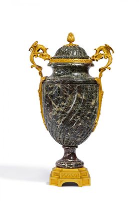 Große Deckelvase mit Fabeltieren. GROßE DECKELVASE MIT FABELTIEREN. Sormani, Paul. Paris 