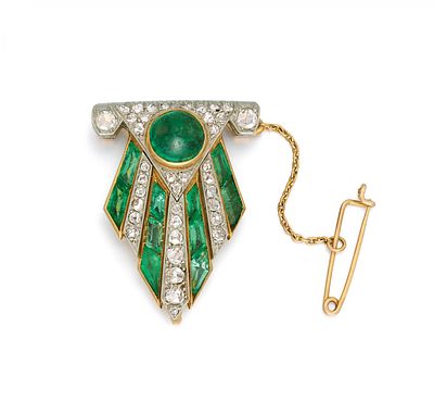 Smaragd-Diamant-Clip. SMARAGD-DIAMANT-CLIP. Herkunft: Frankreich. Datierung: Um 1920. 