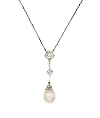 Filigraner Perl-Diamant-Anhänger. FILIGRANER PERL-DIAMANT-ANHÄNGER. Datierung: Um 1930. 