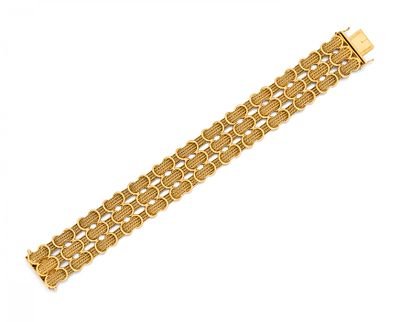 Dreireihiges Gold-Armband. DREIREIHIGES GOLD-ARMBAND. Herkunft: Italien. Material: 750/- 
