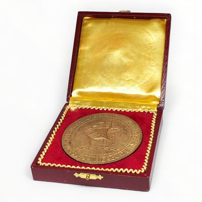 Bronzemedaille. Bronze Medaille "Zur goldenen Hochzeit * Die Bremische Evangelische Kirche" 