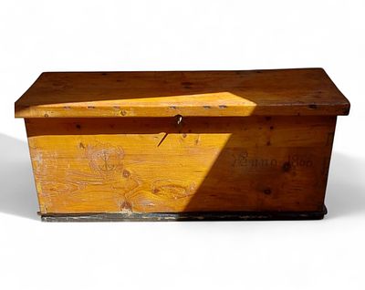 Antike Seemanns Truhe 
Interne Nr. A0302291212