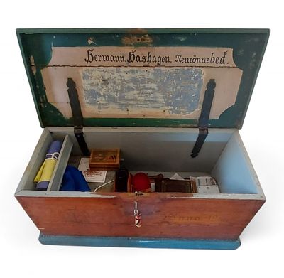 Antike Seemannstruhe Schiffskiste + Inhalt 1866, mit dabei. div. orig. Papiere, Maritime 