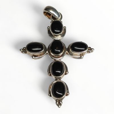 Kreuz. 925 Silber Kreuz Besatz Onyx, Ma&szlig;e ca. 5,5 x 4cm, Gewicht ca. 8g