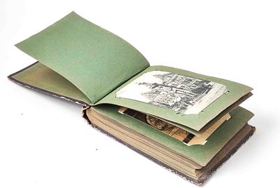 Antikes Postkartenalbum u.a. Bremen. Antikes Postkartenalbum, gef&uuml;llt mit div. Ansichts- und 