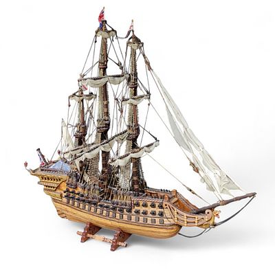 Modellschiff Dragon 1760, britisches Marineschiff, Ma&szlig;e ca. 97 x 90 x 23cm 
Interne Nr. A0312298102