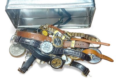 Lot Armband- & Taschenuhren . Lot Armband- &amp; Taschenuhren, Funktionen ungepr. 
Interne Nr. 