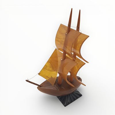 Vintage DDR Catalin Schiff. Vintage DDR Catalin (Bakelit &auml;hnlicher Kunststoff) Schiff auf 