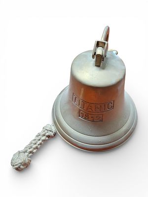 Deko Messing Glocke . Wandglocke Deko Messing Schiffsglocke Titanic 1912 
Interne Nummer: A0342321004