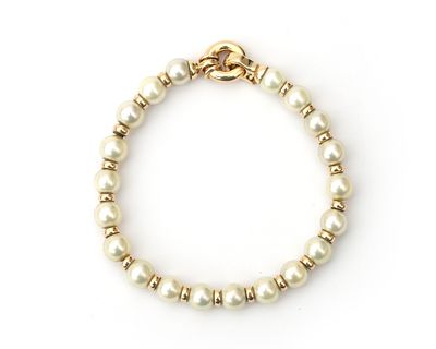 Een 9 krt. geelgouden armband met lichtgrijze cultivé zoetwaterparels Armband bestaande uit 