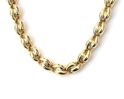 Een 14 krt. geelgouden schakelcollier Fantasieschakel collier aan karabijnsluiting. De schakels 