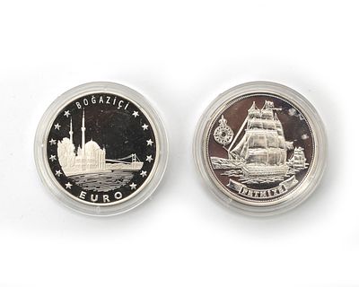 A lot of two silver coins, 4 000000 Lira, Turkey, 1999 (2) Front with Turkish national 