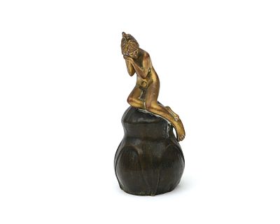 Pierre L&eacute;on Dusouchet (1876-1936) A table bell crowned by a woman. High approximately 13 cm.