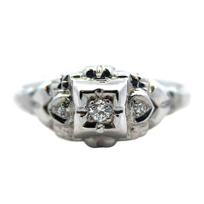 Diamond Ring in 18K White Gold. Metal type: 18k white gold, Measurement: Diamond, Size 8.75