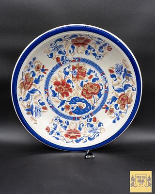 Vatia in Porcelain. Italian marked on the base, decoration with cr&egrave;me, polychrome floral in the 