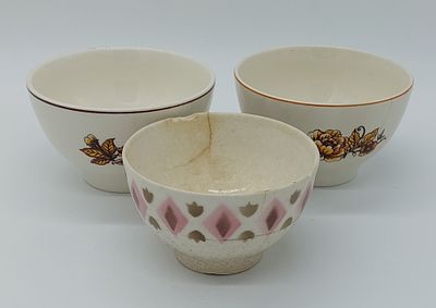 Three Bowls in Portuguese Faience
. Marked on the base, floral decoration in polychrome with 