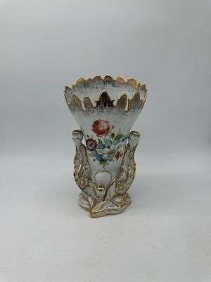 Jarra de Altar em Porcelana Portuguesa. Moldada e relevada, marcada na base, Artibus, Aveiro