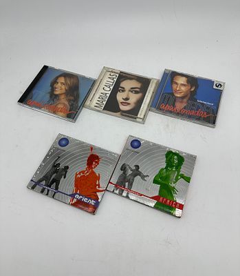 Five diverse CDs: 
1. 'The new beats of Orient' por Globalvibes; 
2. 'The new rhythms of 