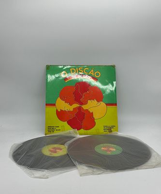 Vinyl disc “O Disco de Verão”. 12’ vinyl disc “O Disco de Verão”, a collection including songs 