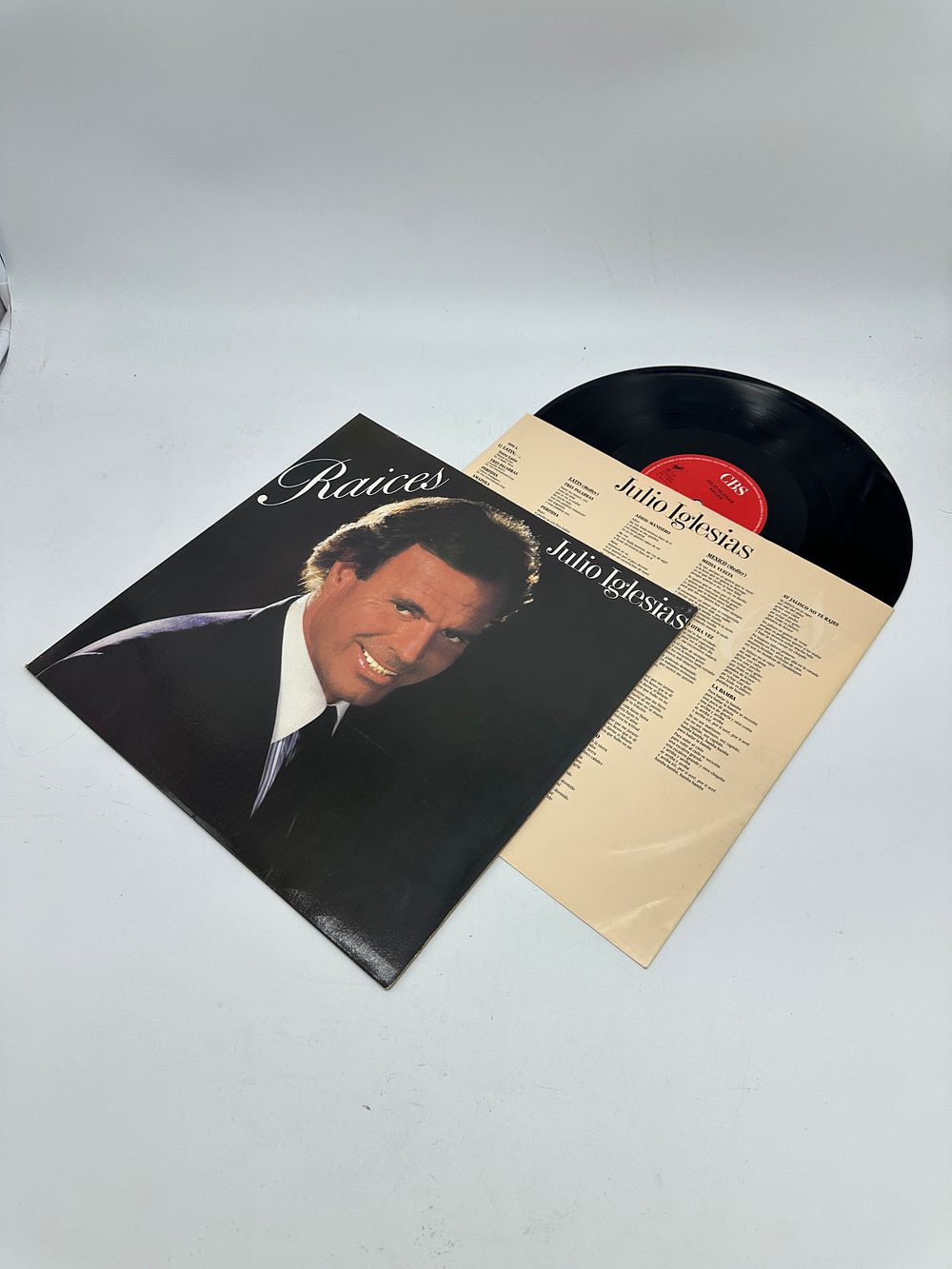 Vinyl record “Raices” by Julio Iglesias. 12’ vinyl record “Raices” by Julio Iglesias. CBS - 